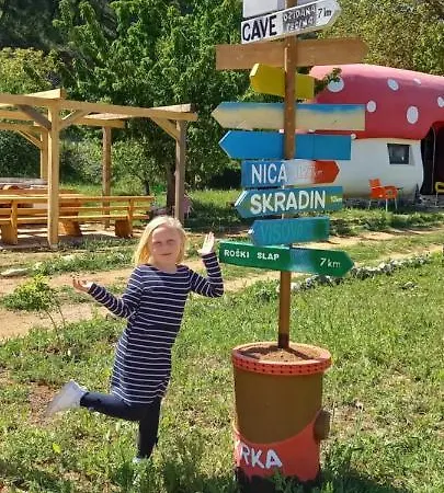 Krka Fairytale Village Parque de Campismo