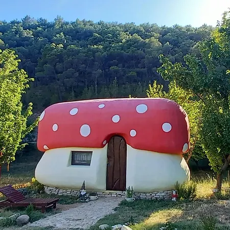 Krka Fairytale Village Parque de Campismo