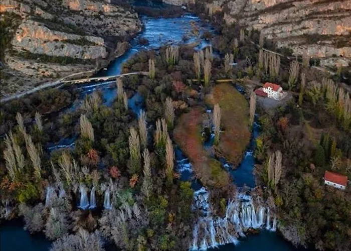 אתר קמפינג Krka Fairytale Village