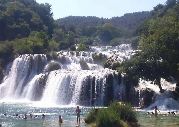 Krka Fairytale Village אתר קמפינג Rupe