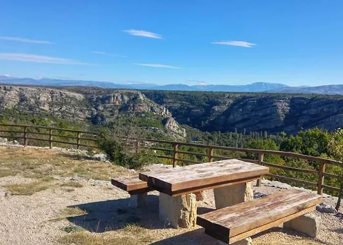 Krka Fairytale Village אתר קמפינג Rupe