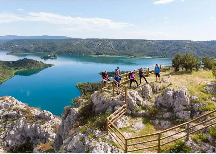 אתר קמפינג Krka Fairytale Village Rupe