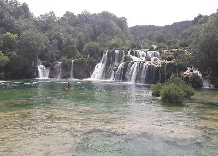 אתר קמפינג Krka Fairytale Village