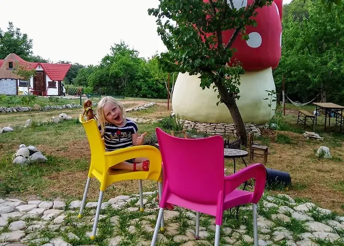 캠프장 Krka Fairytale Village Rupe