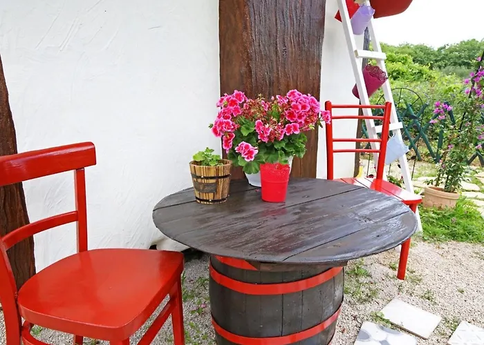 אתר קמפינג Krka Fairytale Village