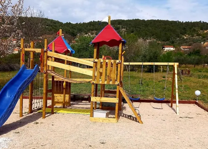 캠프장 Krka Fairytale Village *